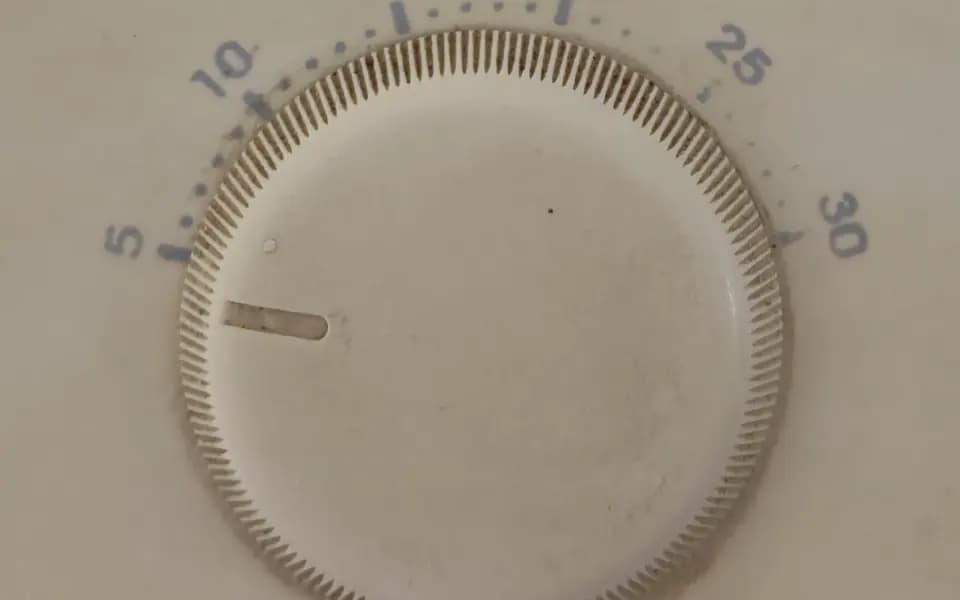 Thermostat d'ambiance à molette pour la régulation du chauffage